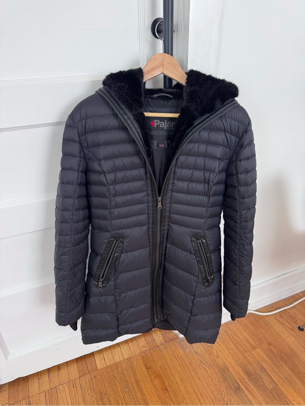 Pajar Canada Cece Down Puffer Jacket in black size Large